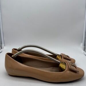 Tory Burch Gigi Ballet Flats Beige Patent Leather Embellished Logo Women 8.5M